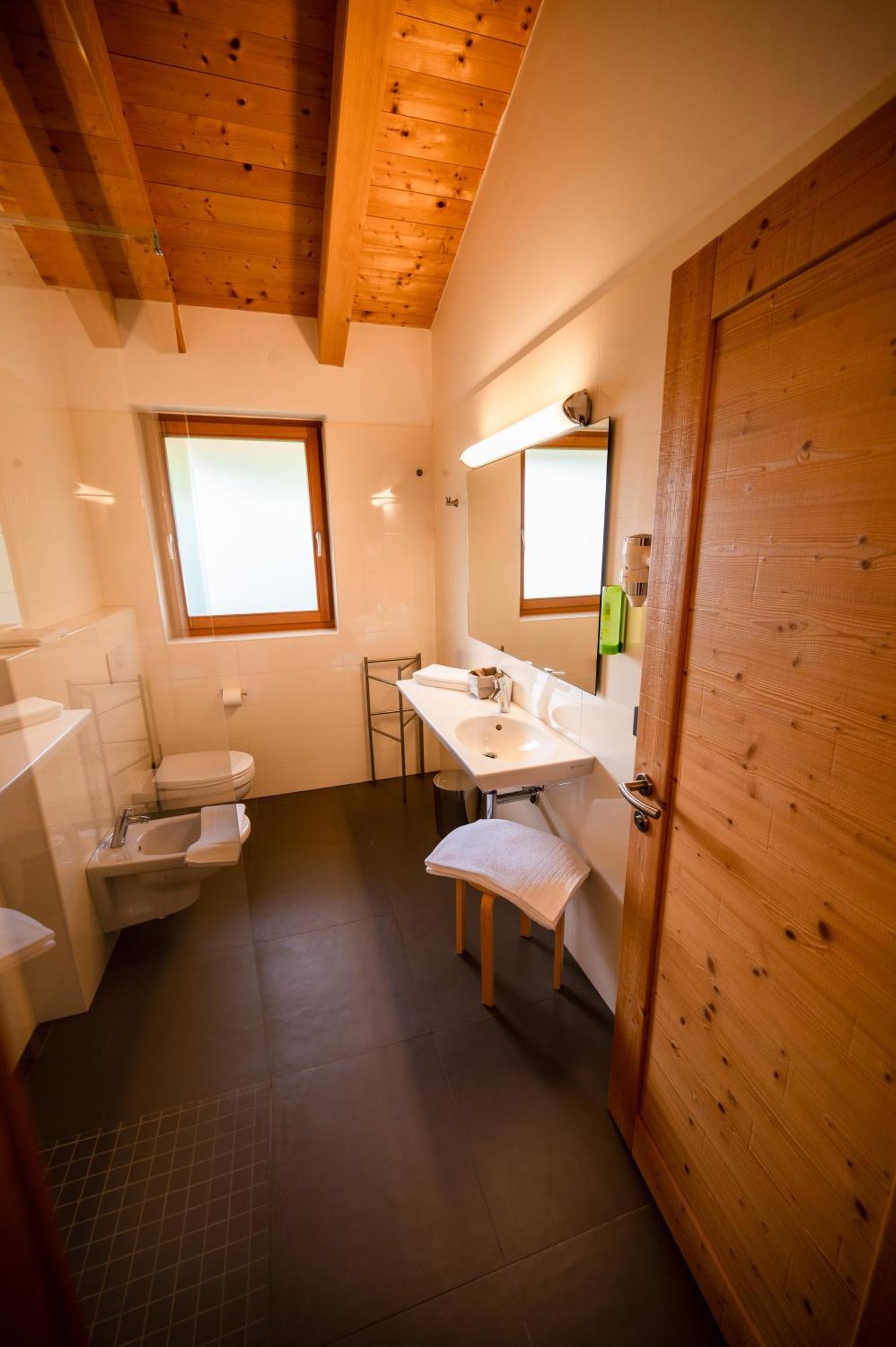 Garni Tuttotondo Hotel Levico Terme Room photo